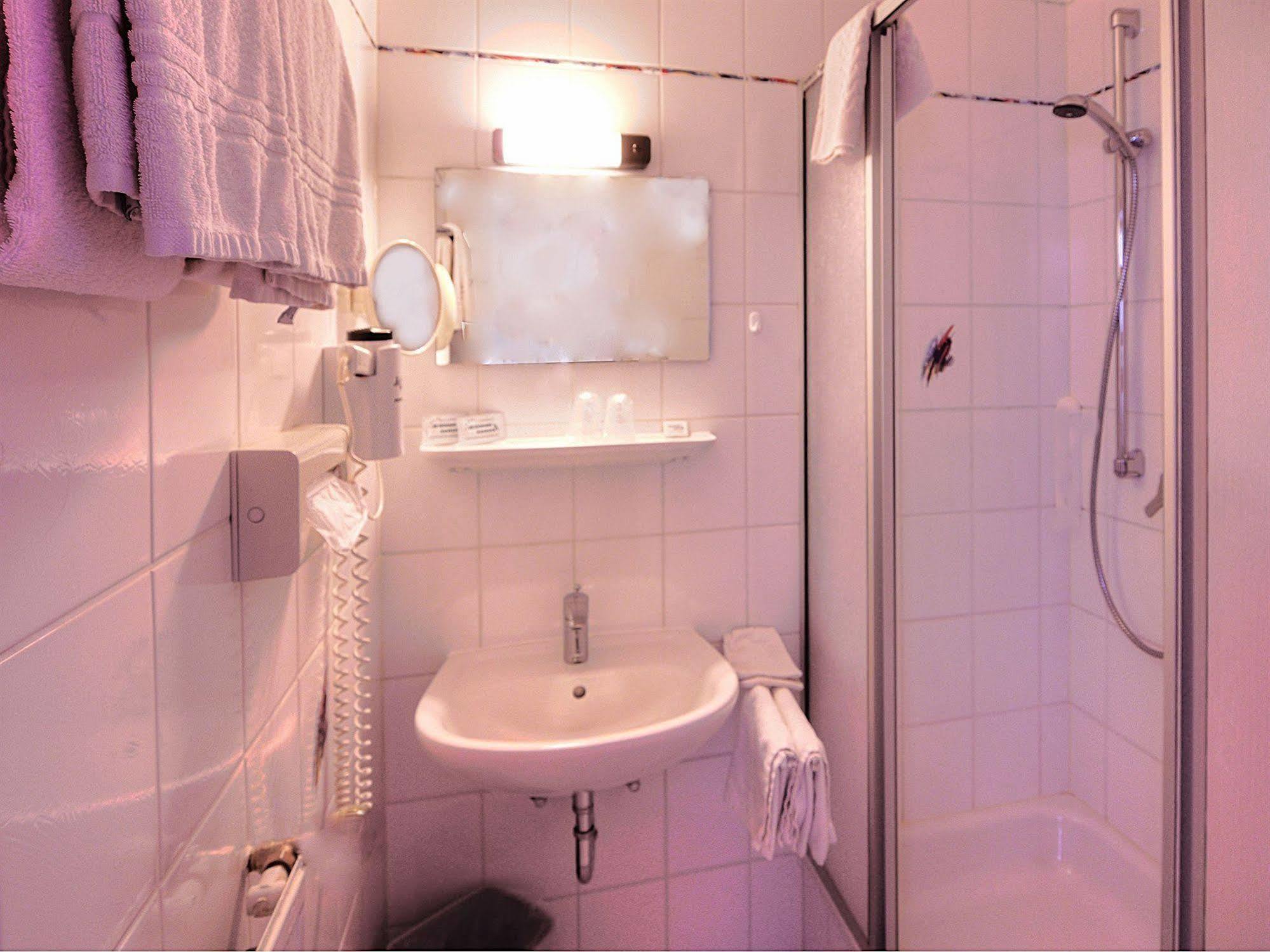 Hotel Hesborner Kuckuck ฮัลเลนแบร์ก ภายนอก รูปภาพ